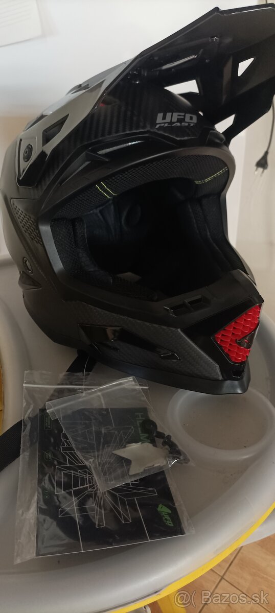Prilba UFO Echus Carbon čierna - 6