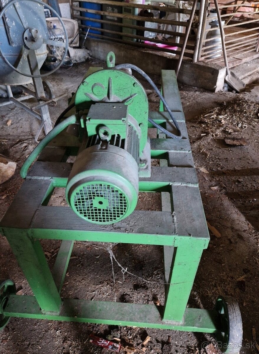 Predám štiepačku na drevo - 6