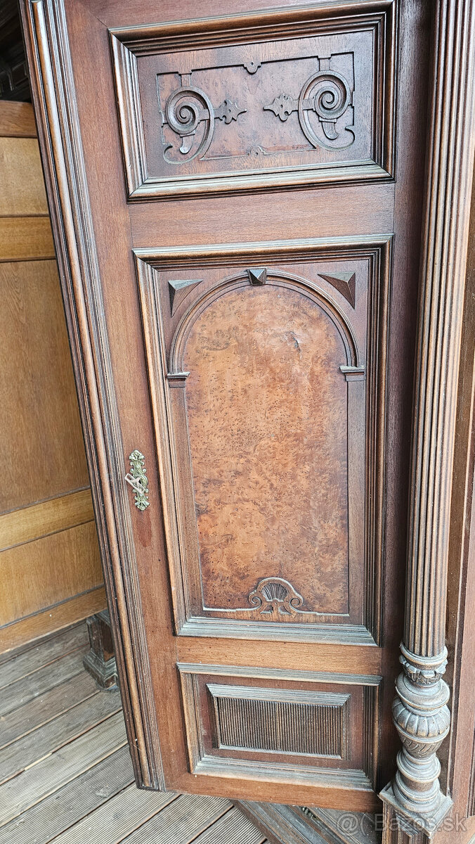 Starožitná skriňa - 6