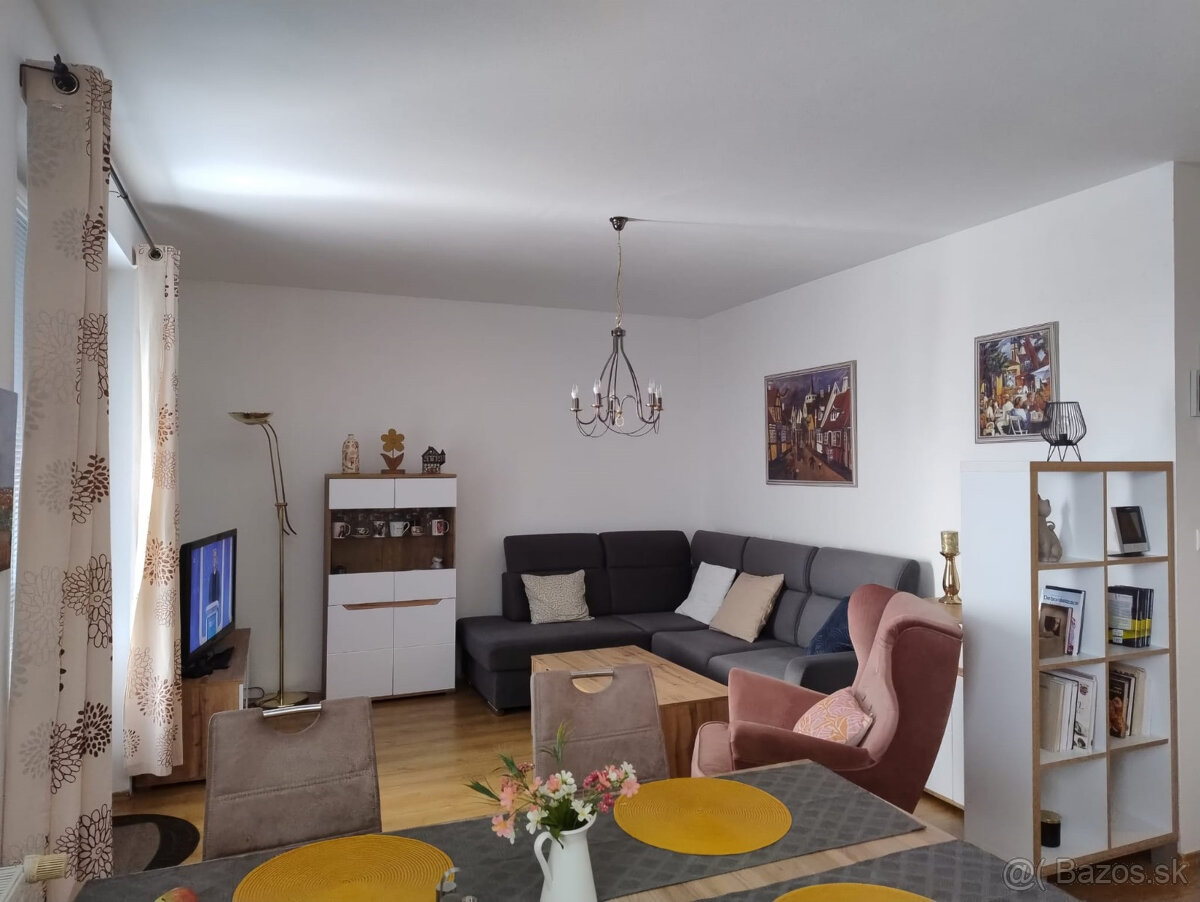 SENEC – NA PREDAJ moderný veľkometrážny 2 izbový byt s loggi - 6