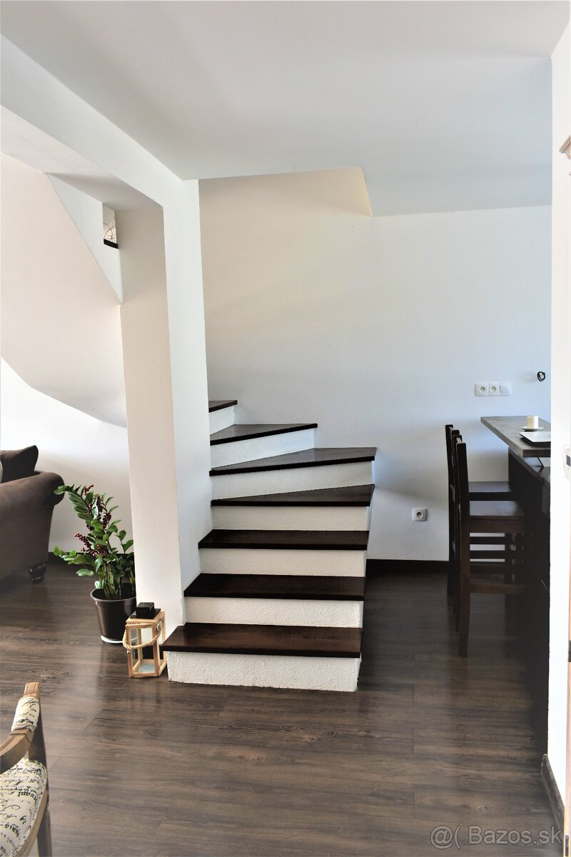 Predám mezonetový 4 izbový byt v centre - 6