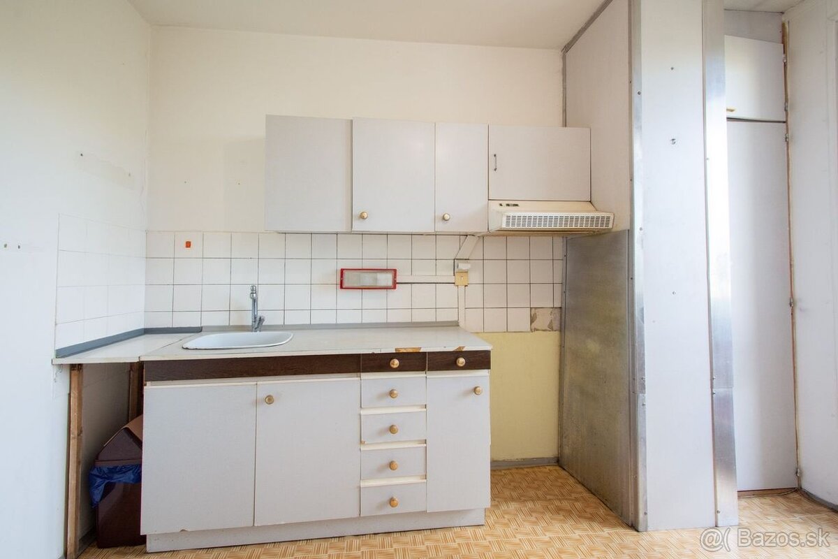 Na predaj 3-izbový byt s lodžiou v centre mesta Poprad - 6