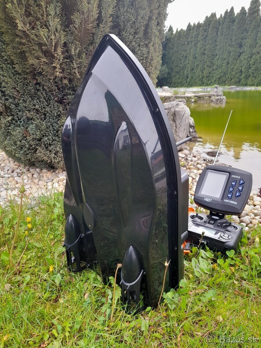 Zavažacia zakrmovacia lodka s GPS a farebným sonarom aj bez - 6
