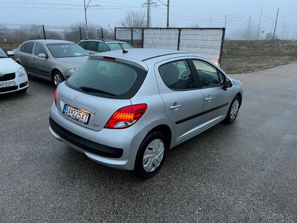 Peugeot 207 FL 1.4 benzín (KFT), 54kW, MT/5, rok:12.2009. - 6