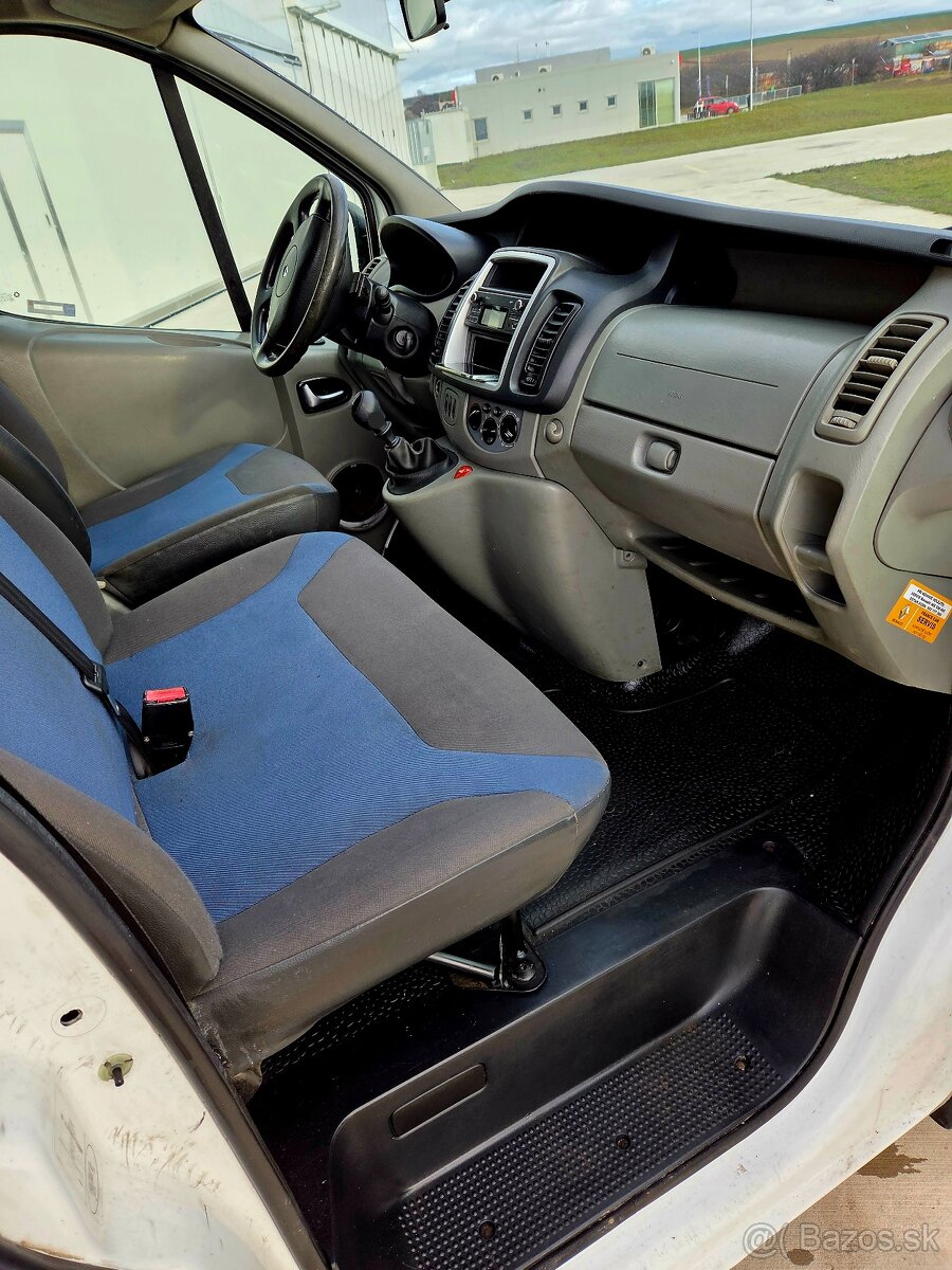 TRAFIC LONG 115 DCi 2,0 84kw 2013 - 6