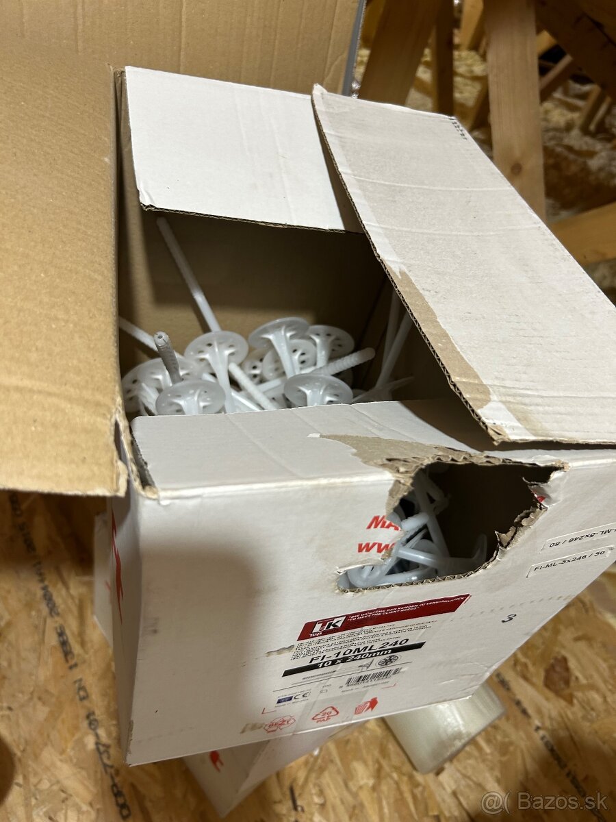 Hmozdiny , sieťka , styrodour ,okapove lišty ,nopova fólia - 6