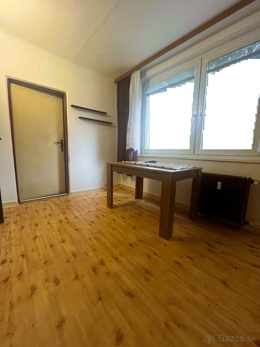 Priestranný,slnečný 3 izb. byt s balkónom,Kpt.Nálepku,Levice - 6