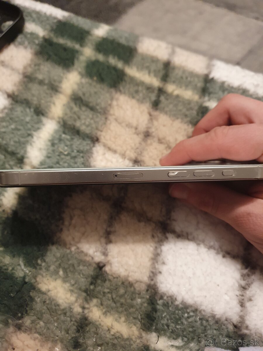 Na predaj / výmenu: iPhone 16 Pro Max - 6