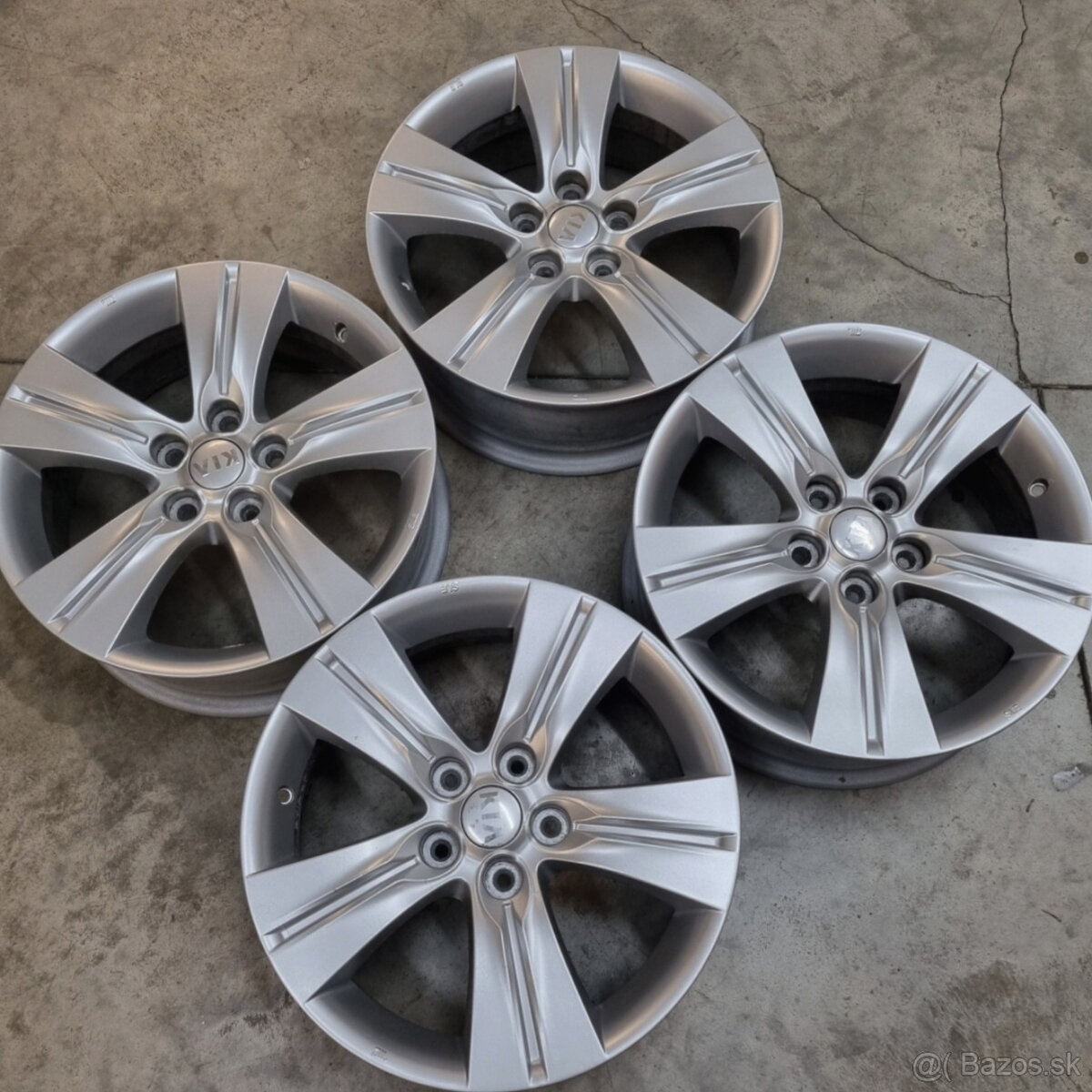 Hliníkové disky 5x114,3 R17 6,5J ET35 - 6