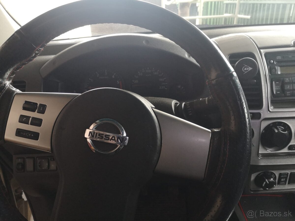 Nissan Navara 2,5 4x4 - 6