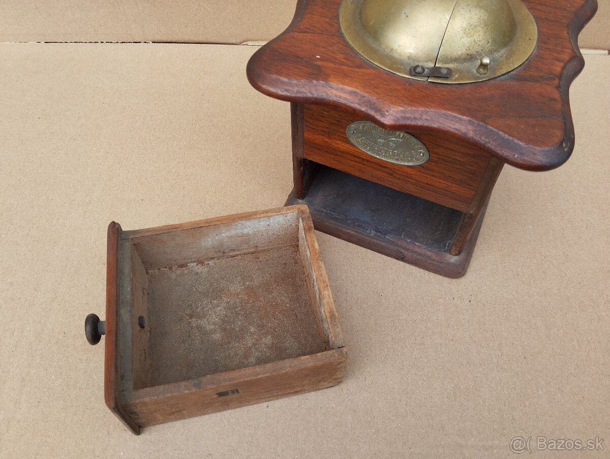 Starý mlyncek na kavu se štítkom - 6