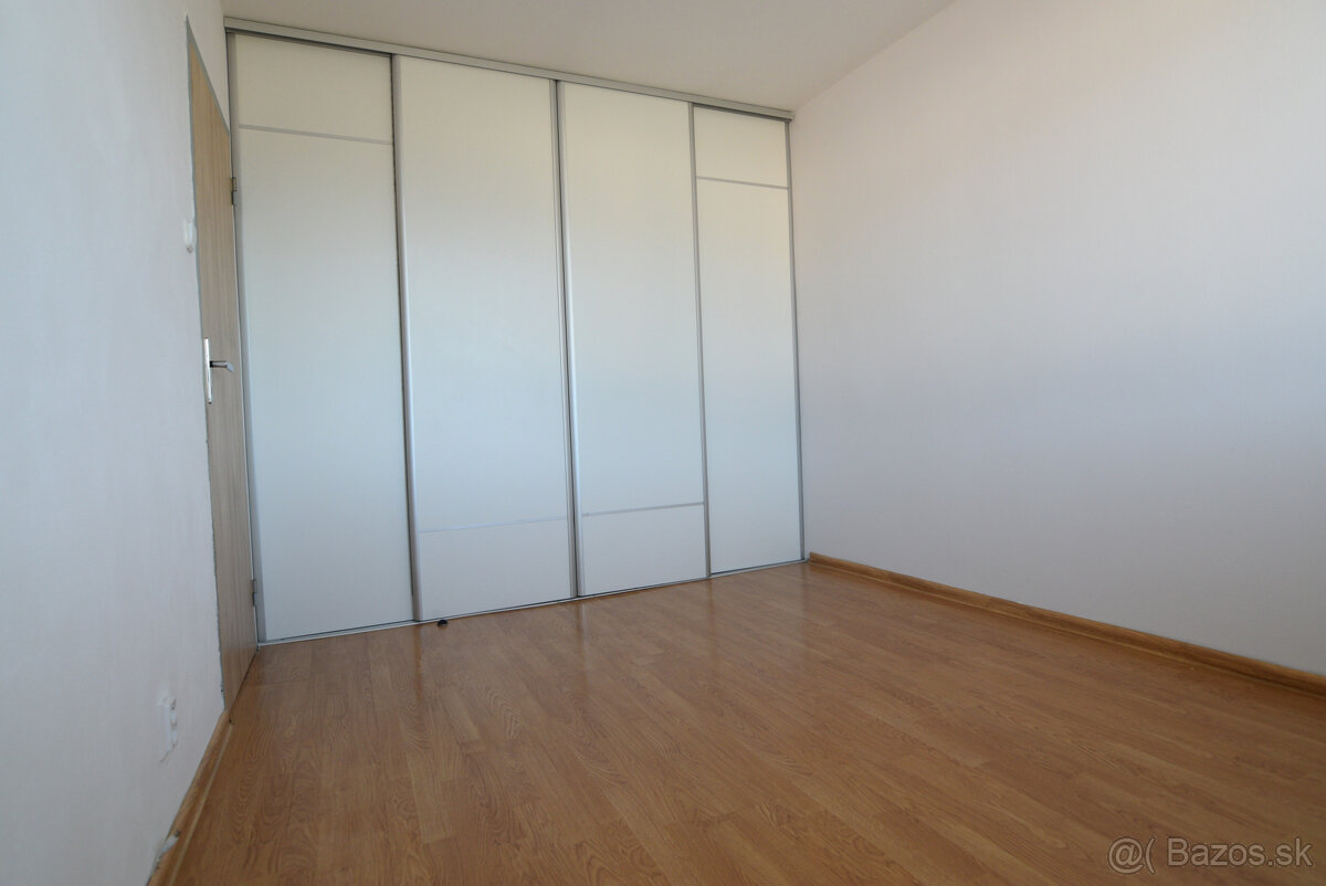 REZERVOVANÉ- na predaj 3 izbový byt v Martine -Košúty 1 - 6