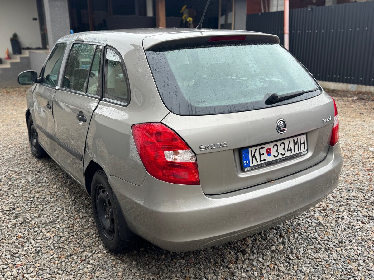 Škoda Fabia kombi II facelift 1.2 2013 81000km POJAZDNÉ - 6