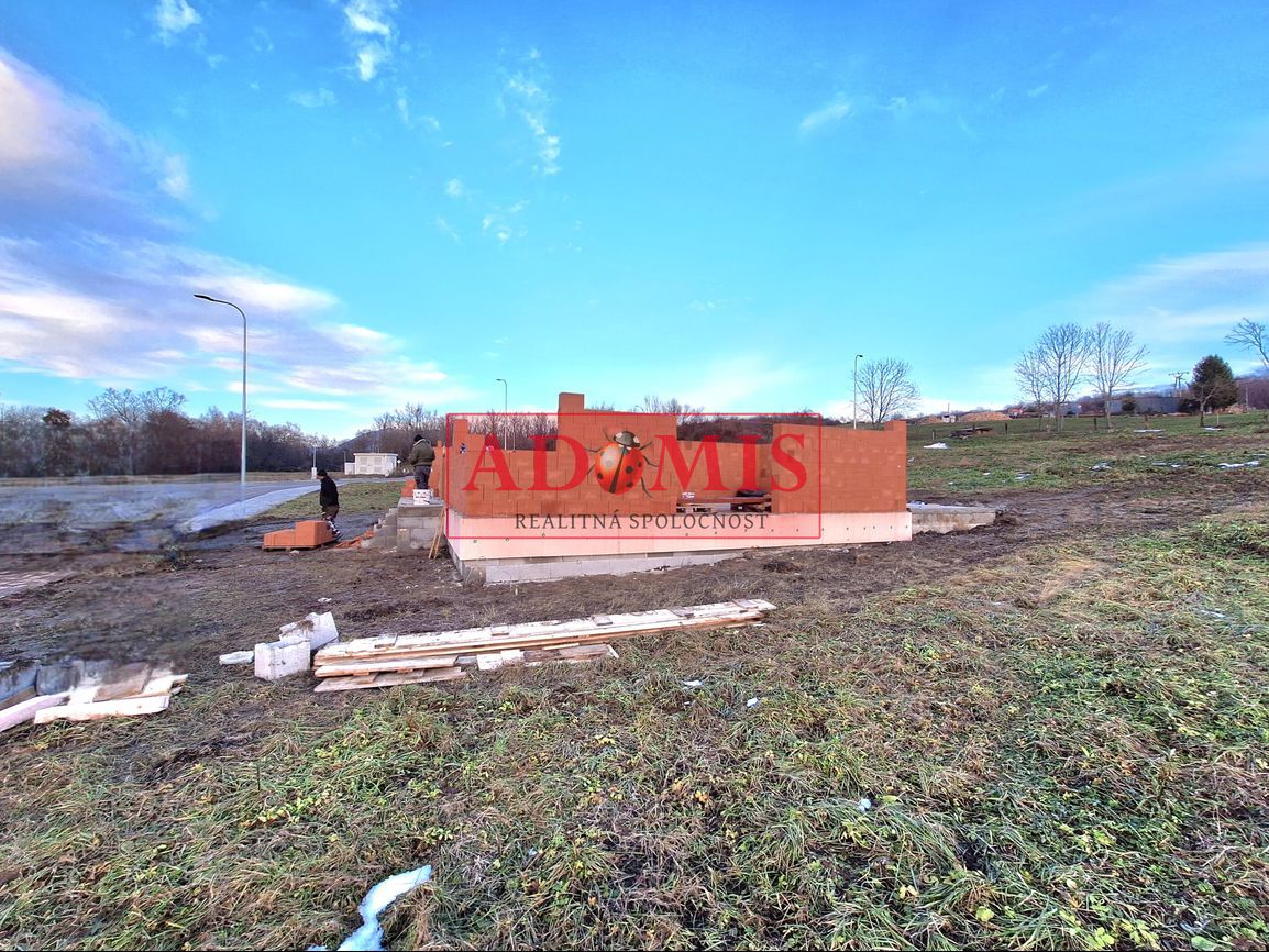 ADOMIS - predáme 4izbový bungalov 516m2, Šarišské Bohdanovce - 6