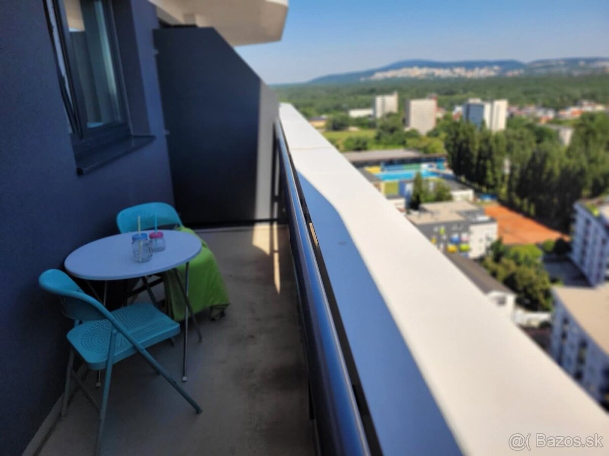 PRENÁJOM 2-izbového bytu s výhľadom na Staré Mesto - 6