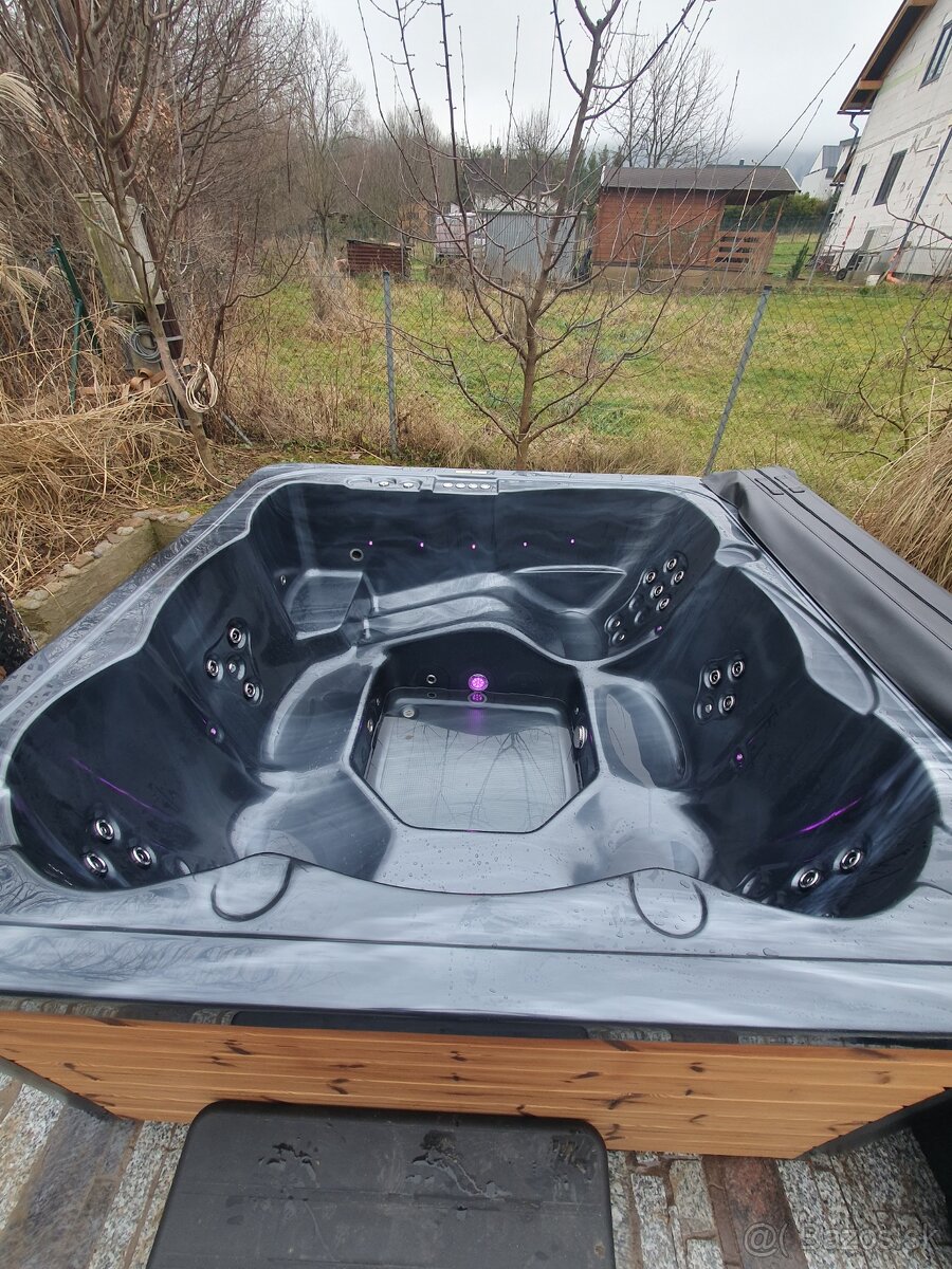 Hranatá akrylátová vírivka ECO - 6