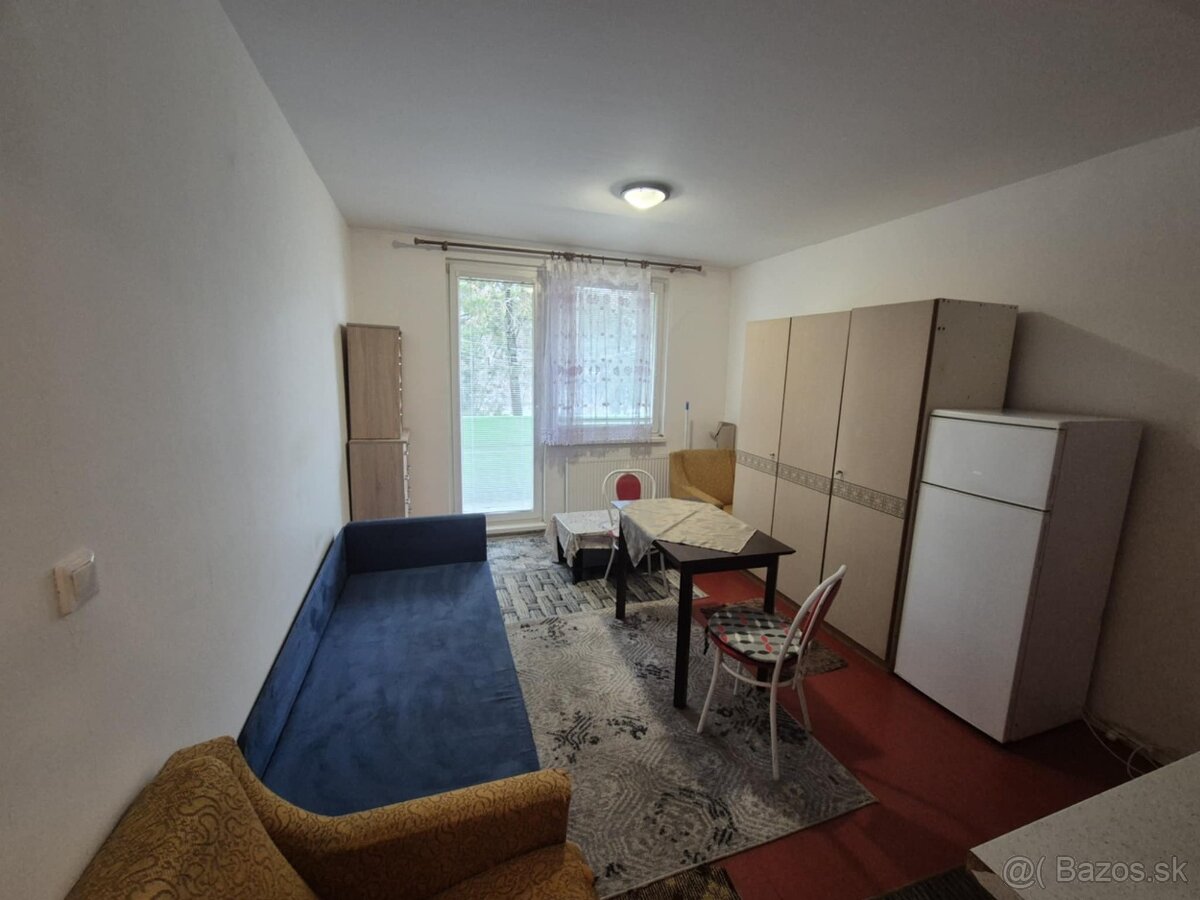 PREDAJ - čiastočne prerobená garsónka s balkónom na Eotvosov - 6