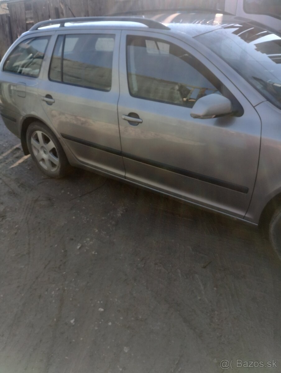Rozpredám škoda octavia 2 combi 1,9 tdi 77 kW DSG - 6