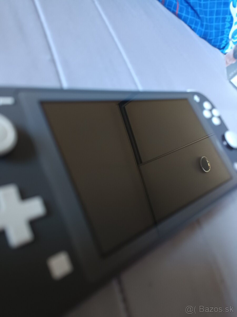 Nintendo Switch Lite - 6