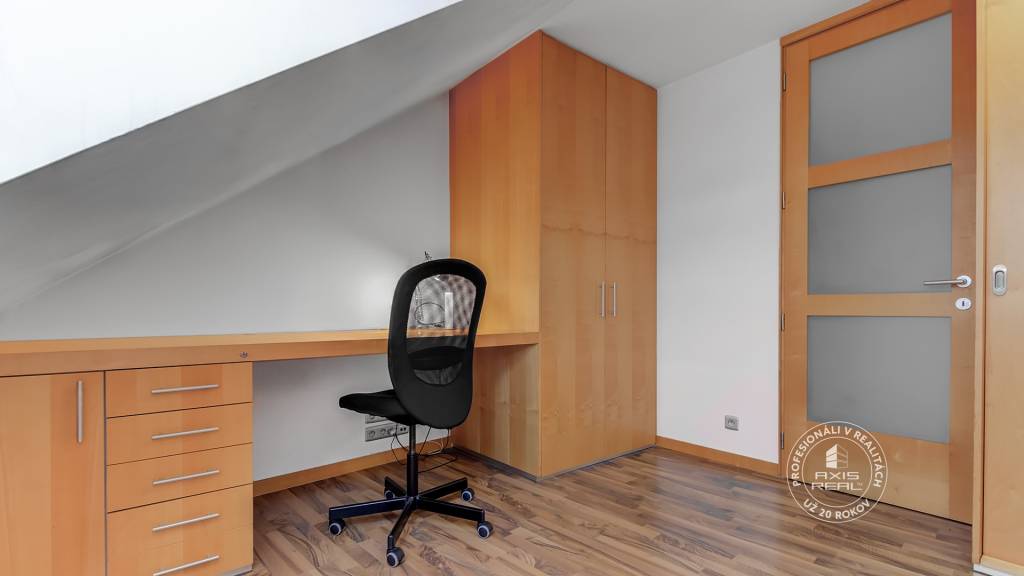 2-izb. byt, KRÁSNY VÝHĽAD, BA. Staré Mesto, Vajanského ul. - 6