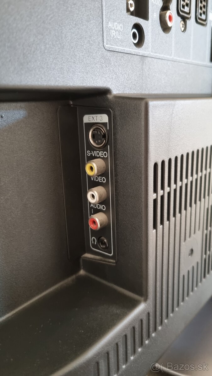 Sharp LC32D44E-GY - 6