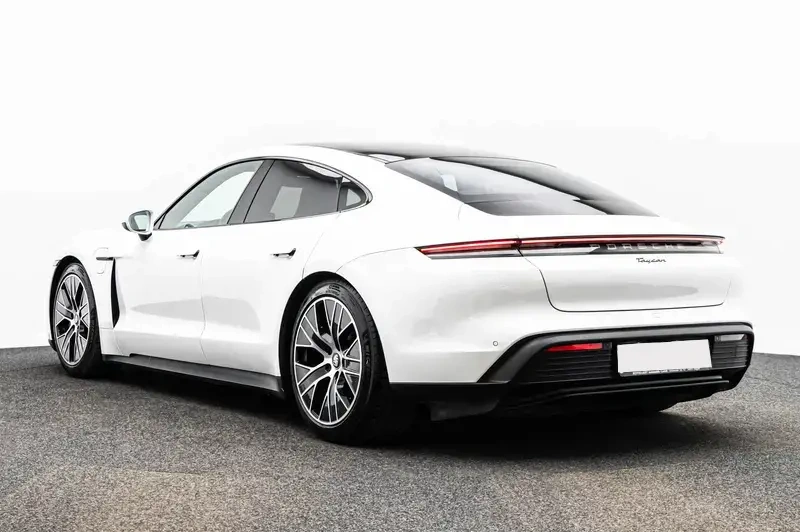 Porsche Taycan - 6