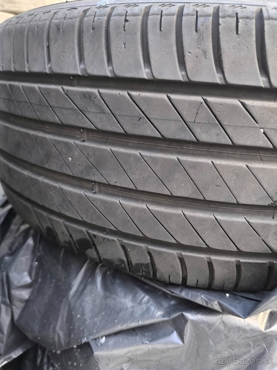 215/55R17 - 6