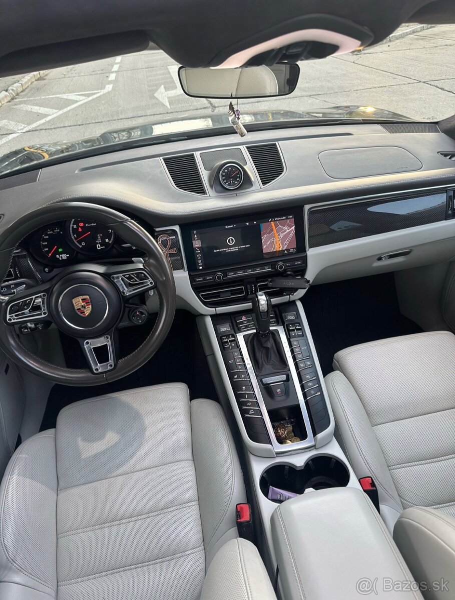 Porsche Mcan Turbo - 6