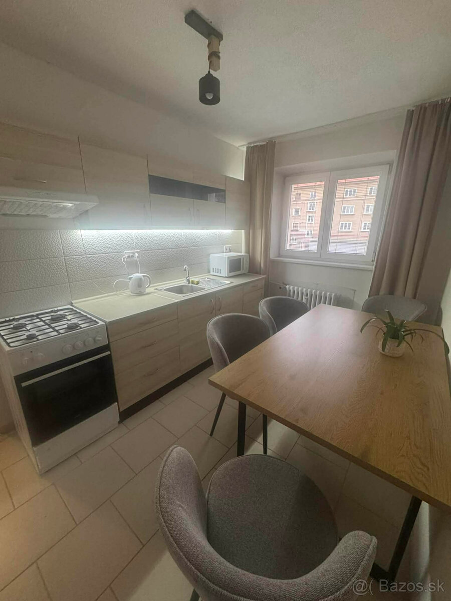 Prenájom 2-izbového bytu o rozlohe 61 m² - 6