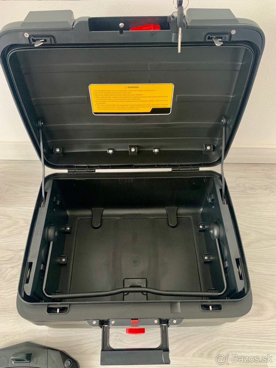 Zadný kufor na motocykel NOVÝ - 6