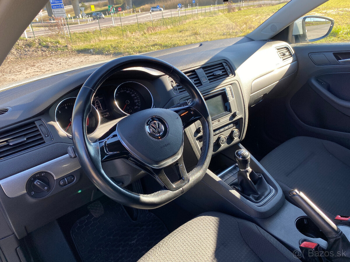 VW Jetta 1.2 TSI - 6