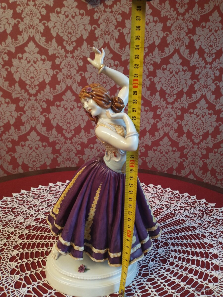Krásna porcelánová tanečnica - 6