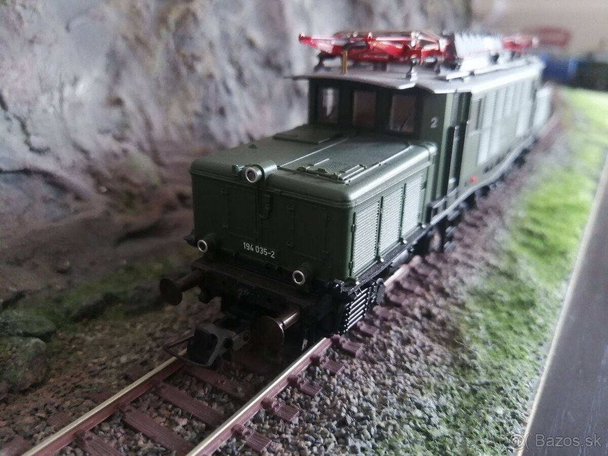 Roco krokodýl HO. - 6