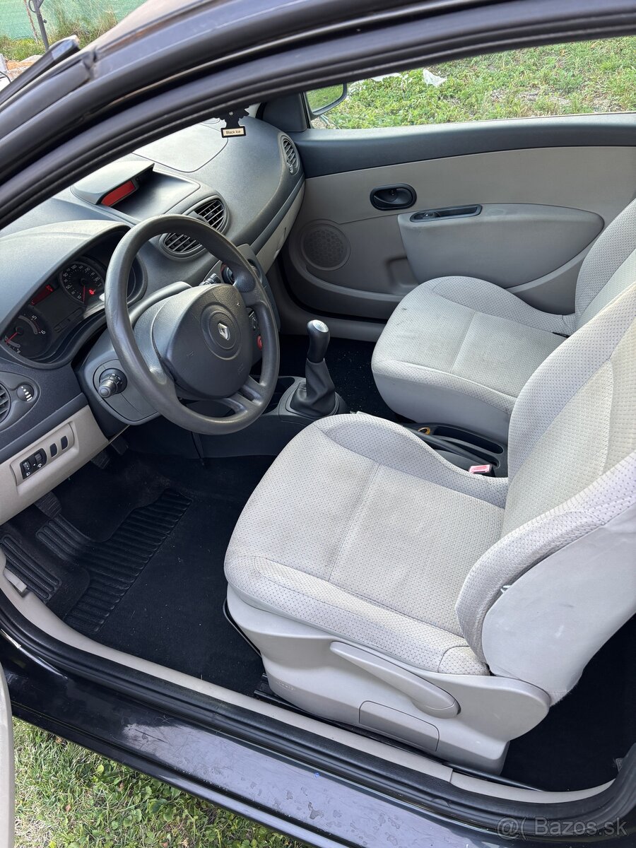 Renault Clio MK3 III 2006 1.5 DCi 50kw - 6