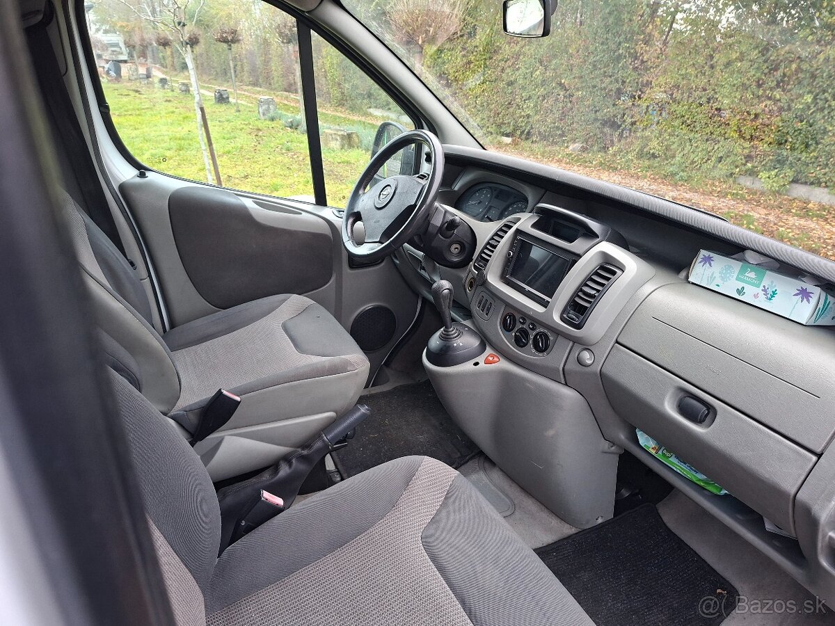 Opel vivaro 2.5cdti automat 8miest - 6