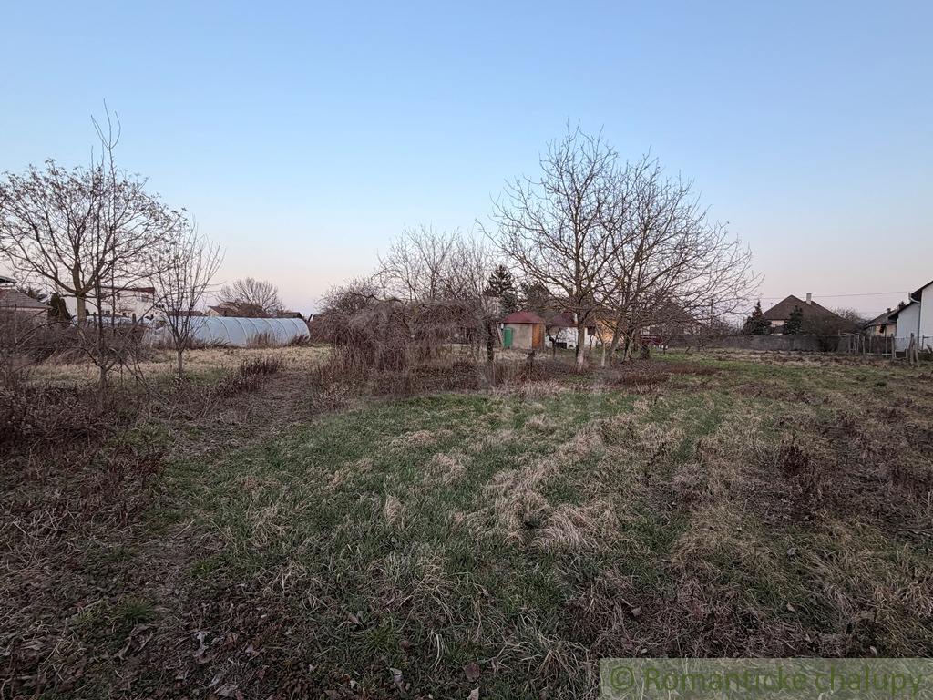 INVESTIČNÝ POZEMOK 2241 m² PRI VÁHU S UPI – MOŽNOSŤ AŽ 4 P - View 6