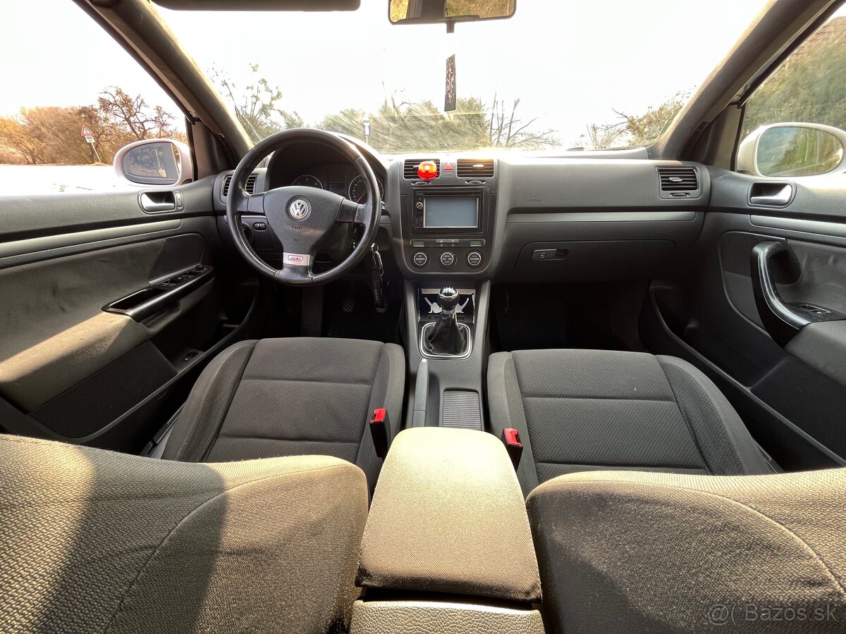 Volkswagen Golf 5 - 6