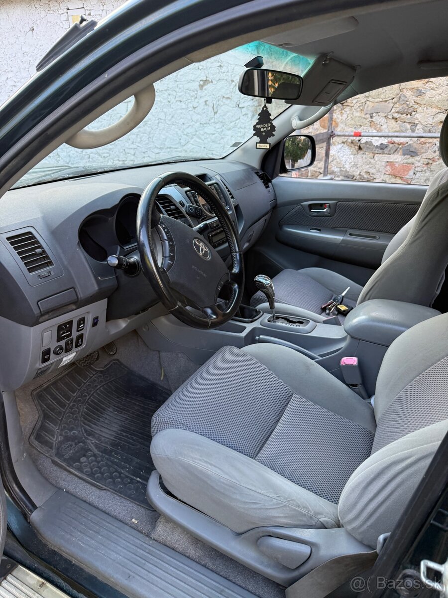 Predam Toyotu Hilux - 6