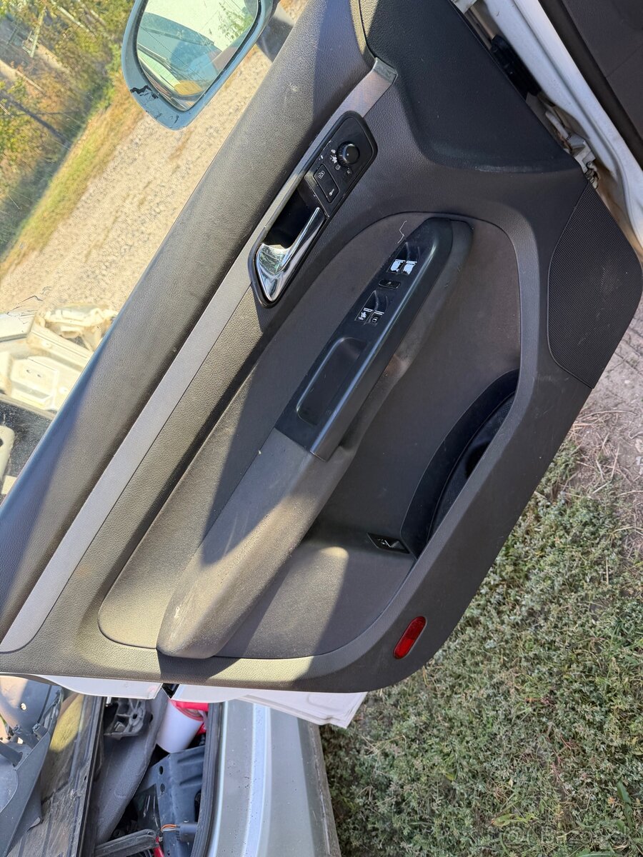 Rozpredám vw touaran 2.0tdi dsg - 6