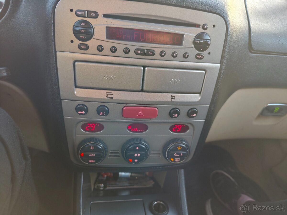 Alfa Romeo 147 1.6T - 6