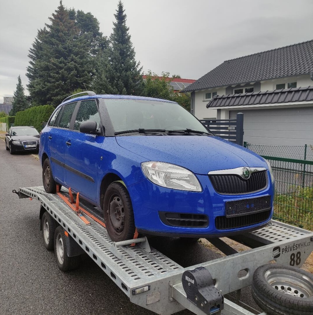 Skoda Fabia 2 1.4 MPI kombi modrá - 6