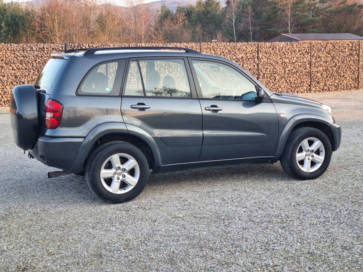 TOYOTA RAV4 2,0D4D 4x4 - 6