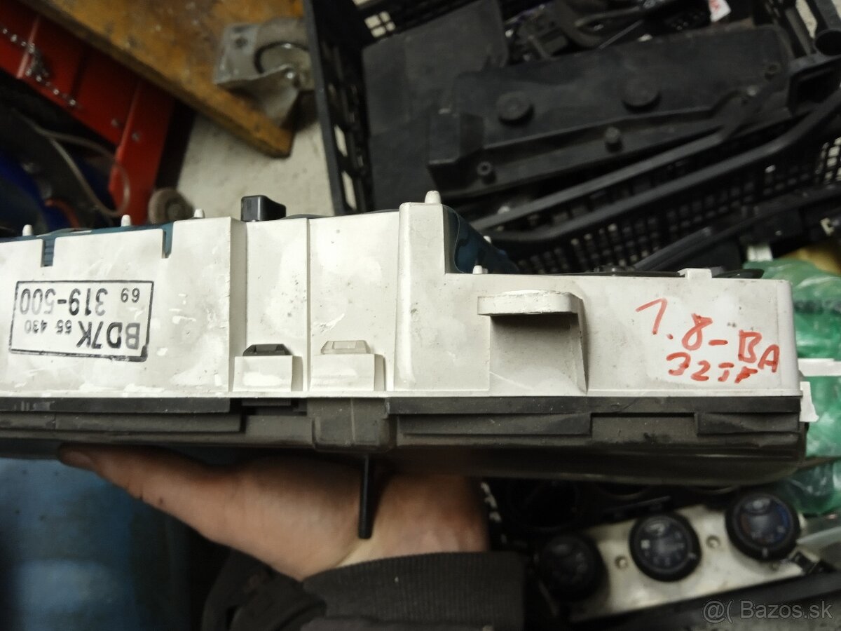 budiky pristrojovka mazda 323F Bj a BA - 6