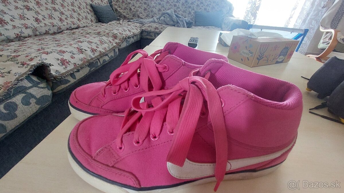 Predam tenisky Nike v.36,5 - 6