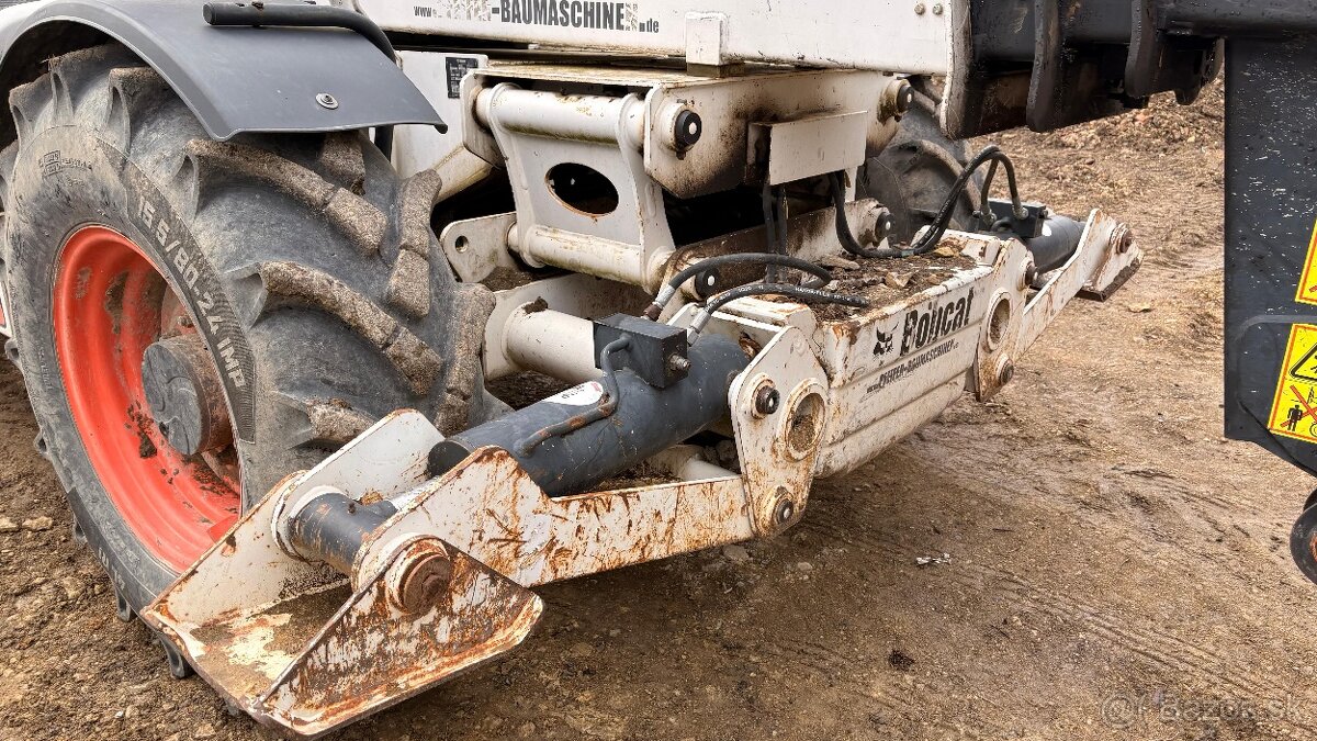 Teleskopický manipulátor BOBCAT T40 170 - 6