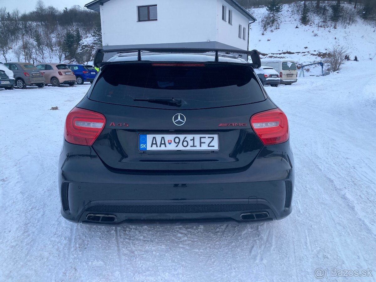Mercedes A 45AMG - 6