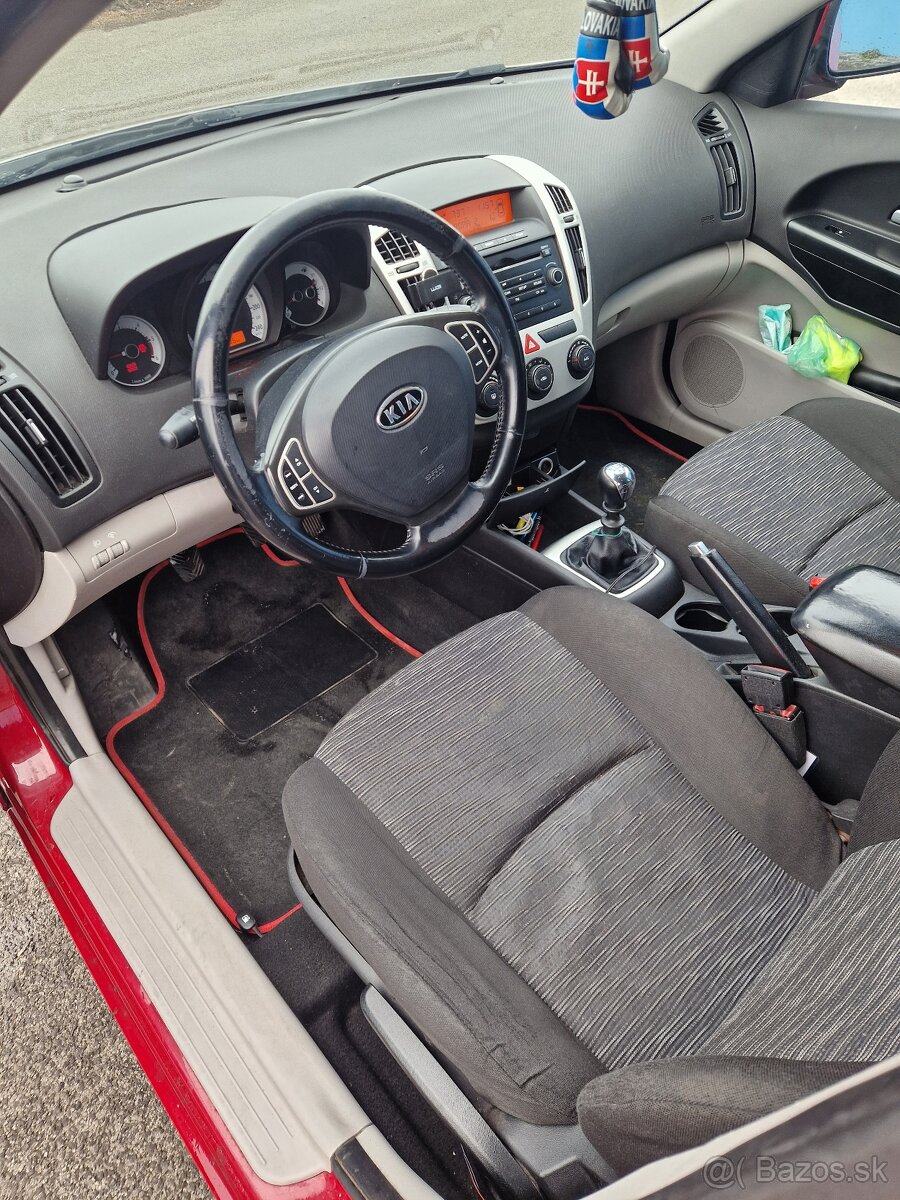 Kia ceed 1.6 CRDi - 6