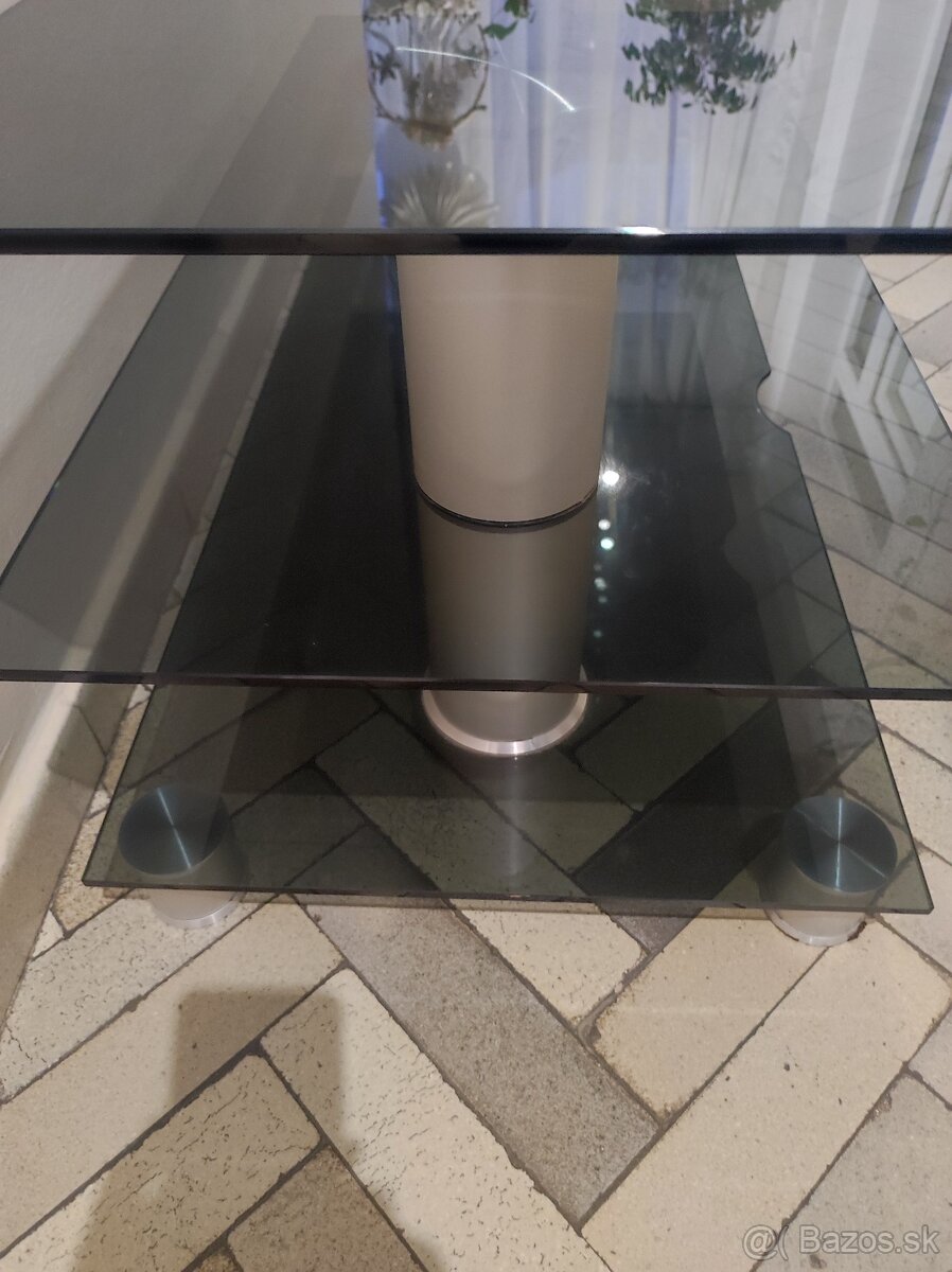 Stolík pod televízor - 6