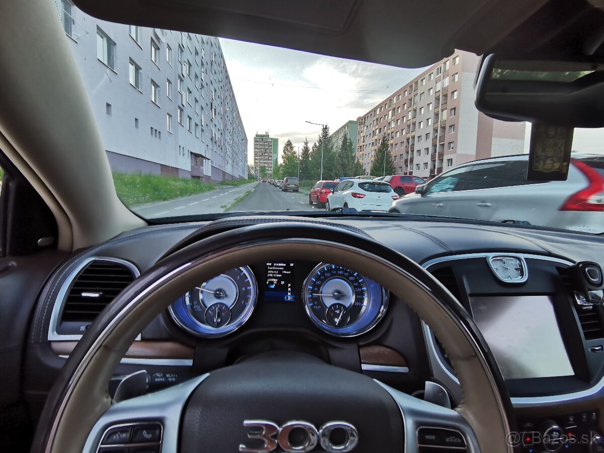 Chrysler 300c / Lancia thema - 6