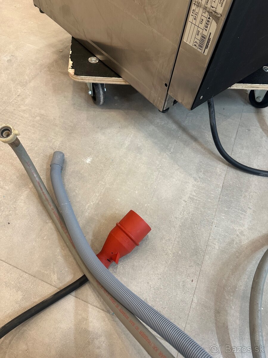 Profesionálna umývačka riadu Winterhalter UC-M ENERGY - 6